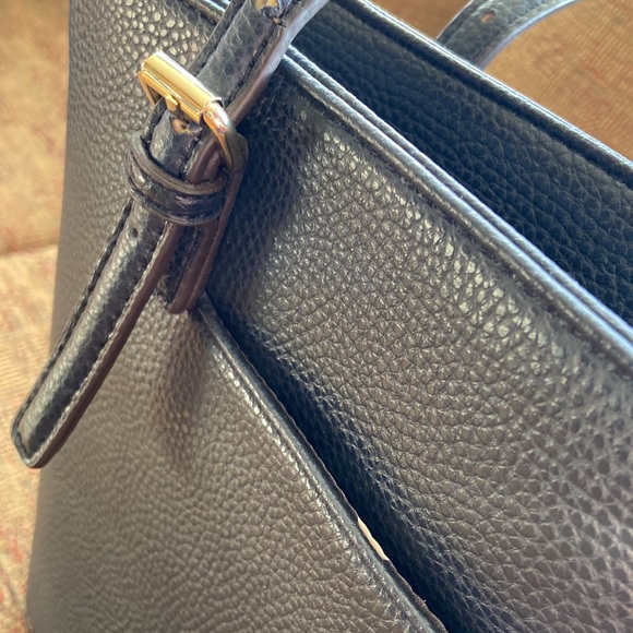 Anne Klein Womans Navy Blue Handbag Tote With Gold Tone Hardware Purse - Picture 4 of 11